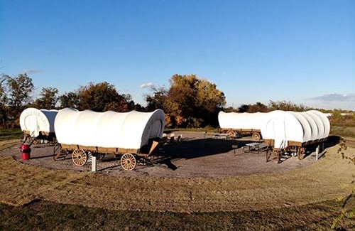 South Oklahoma City House | Oklahoma Glamping in this Wonderful Covered Wagon for Family Vacations near Oklahoma City