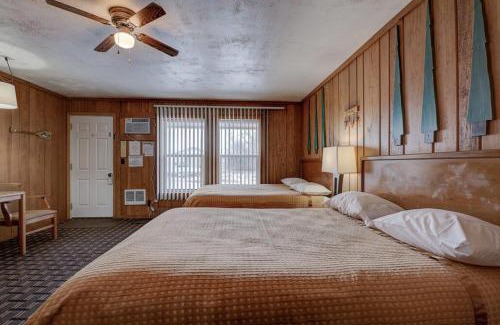 Spirit Lake Hotel | Okoboji Lodge