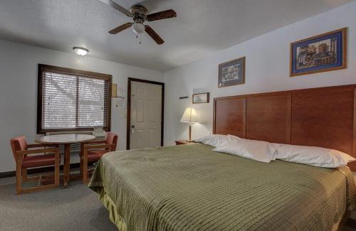 Spirit Lake Hotel | Okoboji Lodge