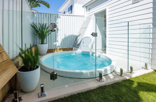 Anna Bay Villa | Olas Villa 4 - Plunge Pool & Walk to Beach