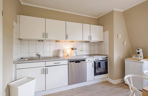 Altona-Nord Apartment | Old building apartment for up to 5 people "OPTI" in the Schanzenviertel - top floor