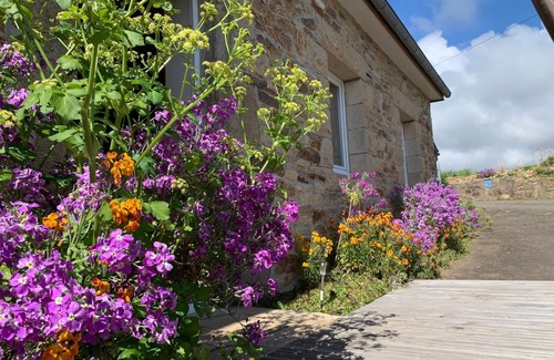 Saint-Michel-en-Greve House | Old farmhouse 100m², quiet, 500 m from the beach, sleeps 6-9