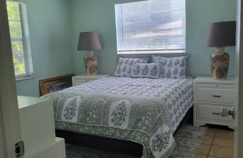 Sebastian Highlands House | Old Florida Charm, 3 bedrms 2 full baths, Cvrd BBQ area, pool. 5min to salt wtr