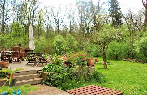 Garzau Apartment | Old forester's house in the nature park, surrounding area of Berlin, own terrace, sauna, WiFi