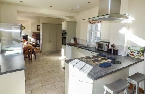 Settle Cottage | OLD HALL COTTAGE, family friendly, with hot tub in Settle