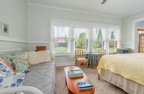 Hilo Bed & Breakfast | Old Hawaiian B and B