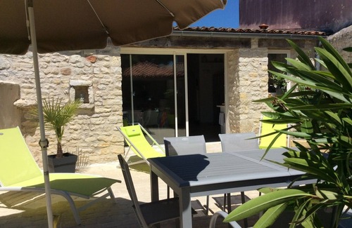 La Flotte House | Old house restored in the Rhaetan style, rated 4 stars, family-run
