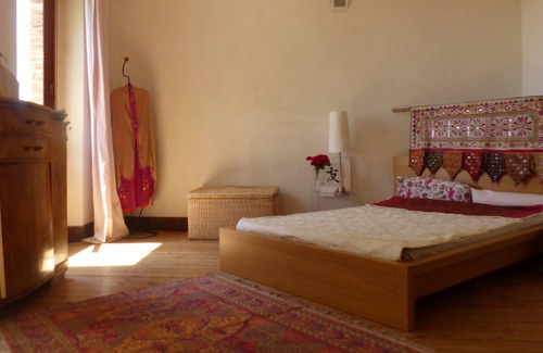 Fiac House | Old house with view and enclosed garden
