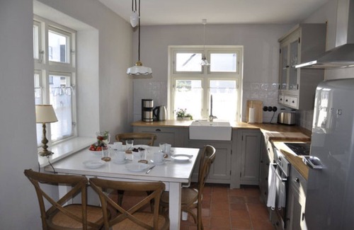 Glowe House | Old Katen Glowe - Stürmann's Half: FHH in the Thatched Cottage, many romantic details