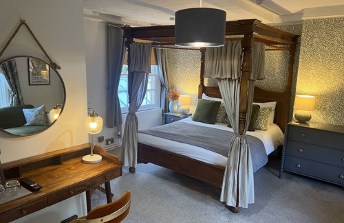 Putley Hotel | Old Rectory House, Redditch
