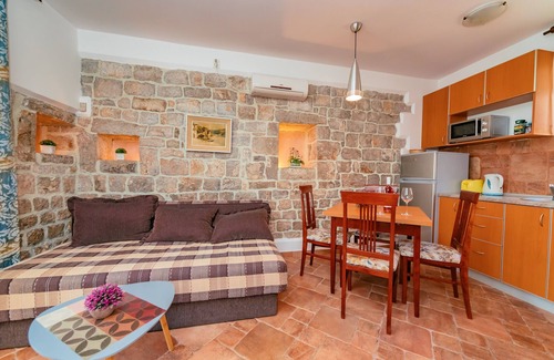 Bigovo Condo | Old rustic house near the sea