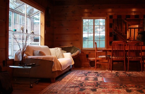 South Lake Tahoe Cabin | Old Tahoe Charm Meets Modern Design – Walk to Lake, Heavenly Village & Casino
