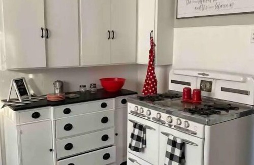 Bonita House | Old Town Americana in the heart of La Verne