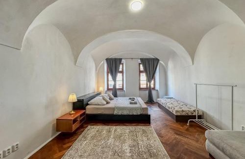 Banska Bystrica Apartment | Old Town apt. A/C and parking