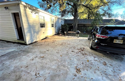 Hattiesburg House | Old Town Charmer Large all new renovation, walk to USM, Zoo and new Water Park!