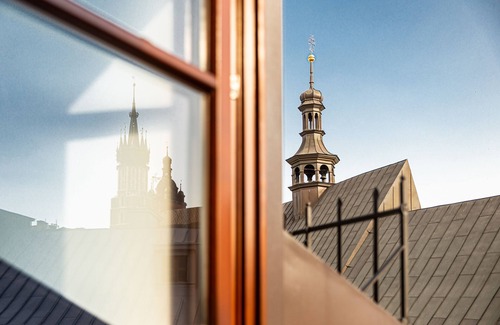 Stare Miasto Apartment | Old Town with a view to St Mary Church, bth + extra toilet, air-con