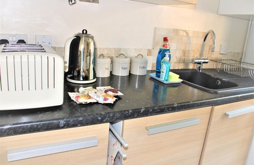 Milton Keynes House | Oldbrook Lovely 3 bedroom house FREE WIFI AND NETFLIX