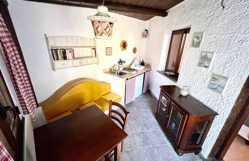 Panza Apartment | "Oleander cottage" with garden, swimming pool and spa hot tub