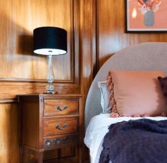 Olinda Apartment | Olinda Enchanted Tower Spa Gas Log Fire and Netflix