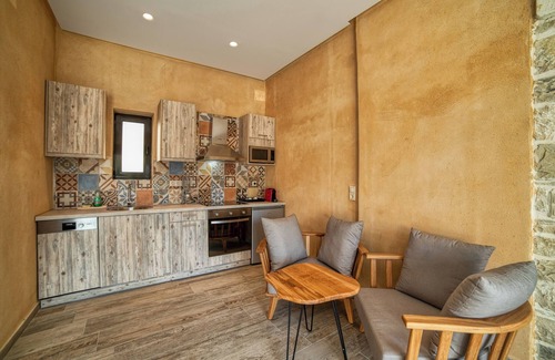 Kalamaki Hotel | Olive luxury suites - Adults only suites with private heated pool