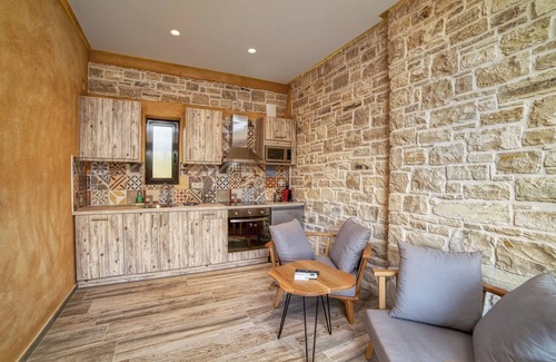 Kalamaki Hotel | Olive luxury suites - Adults only suites with private heated pool