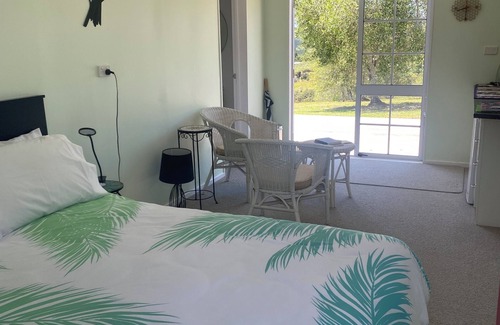 Mangonui Cottage | Olive press cottage