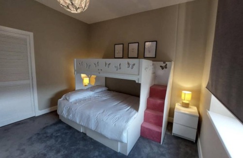 Hawick Apartment | Oliver Apartment