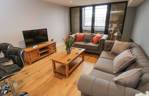 Whitby Cottage | OLTON HALL @ ENGINE SHED, family friendly in Whitby