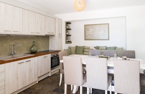 Fragkokastello House | OLVÍA, elegant village house with infinity pool and amazing views!