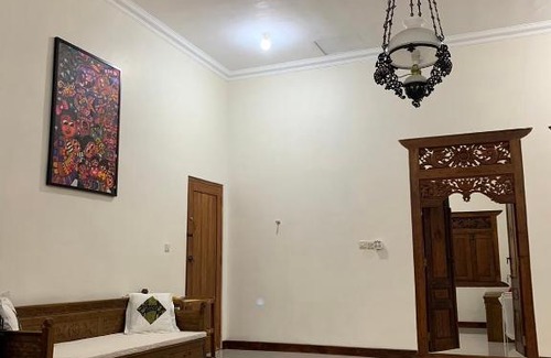 Karanganyar House | Omah Pinaringan