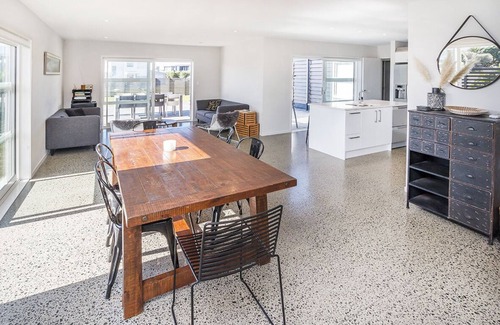 Omaha House | Omaha Central, it doesn't get better than this!