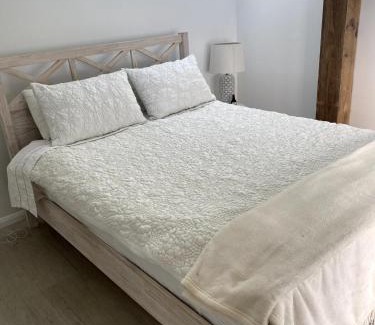 Barkers Vale Bed & Breakfast | Oma’s Kitchen at Creegans Cottage