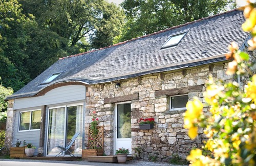 Perret Cottage | On a 3-hour property, in the heart of the forest, the Gites du Lety await you