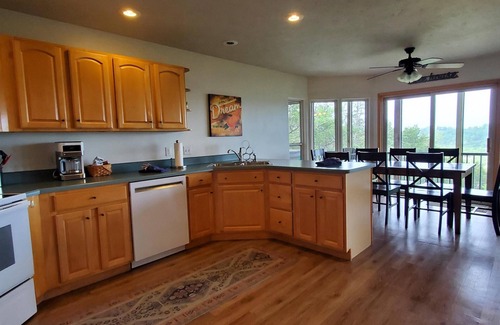 Holiday Island House | ON MOUNTAINTOP with amazing lake and island views!