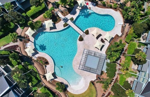 Magenta Shores House | On Par at Magenta - Resort pool and beach access