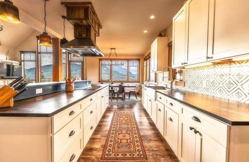 Mount Crested Butte House | On resort in Prospect Development-Direct Ski In/Out-Trampoline-Views