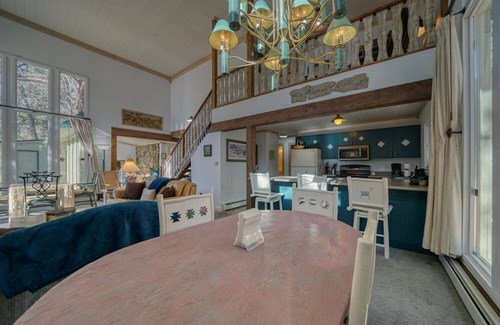 Nathrop House | On Splendid Pond- Breathtaking Views- Private Fishing Pond