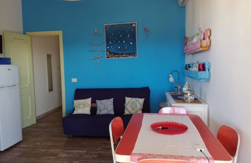 Eden Beach Apartment | On the beach, beautiful sunsets. Free wi-fi. Autumn offers in Sardinia.
