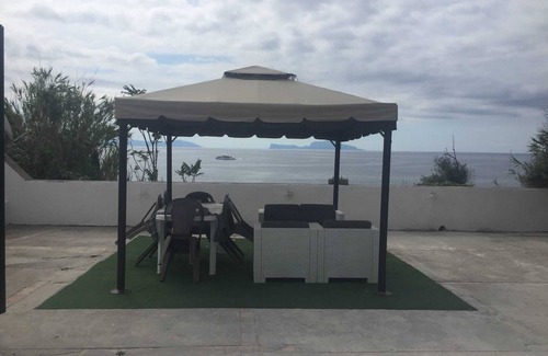 Licola Apartment | On the Chiaia Beach in Procida the intriguing "Whisper of the Mimant."