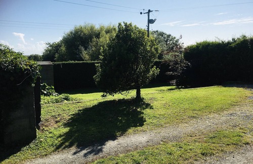 Castlemartin Cottage | On the coast path to Pembs Premier surf Beach and Pembroke castle