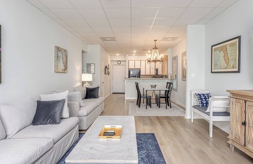 Pensacola Beach Condo | On the Gulf of Mexico - Steps to the Beautiful White Sand- SS204