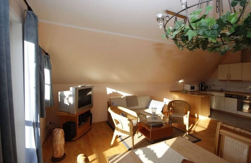 Warnemuende House | On the old river Modern retreat