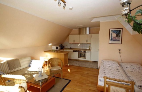 Warnemuende House | On the old river Modern retreat