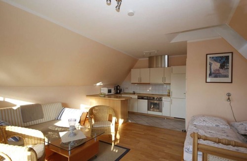 Warnemuende House | On the old river Modern retreat