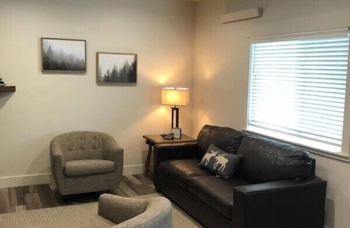 Salmon House | On the Salmon River-Cabin 3 - 2 bed, 2 Bath, Sleeps 6