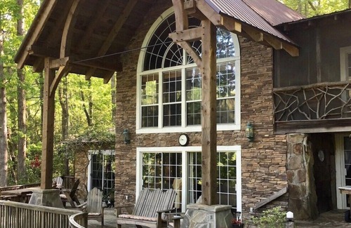 Tiger House | On the Water at Lake Burton