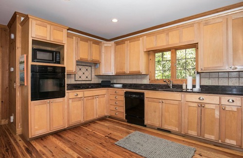 Clayton House | On the Water @ Lake Burton! Private Dock! Canoe/Kayak Incl! Walk/Paddle=>Marina!