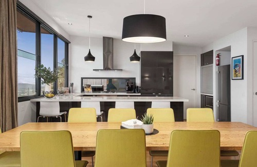 Anglesea House | On Top of the World S