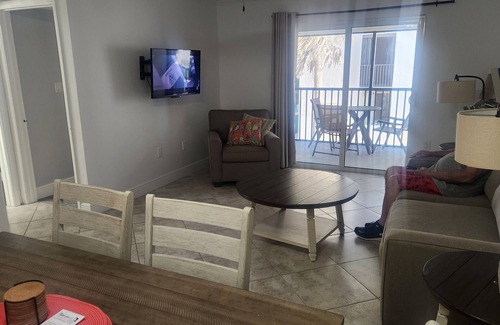 Connors Condo | ON VANDERBILT BEACH in Naples! One week rental Nov 1 - Nov 8 ONLY
