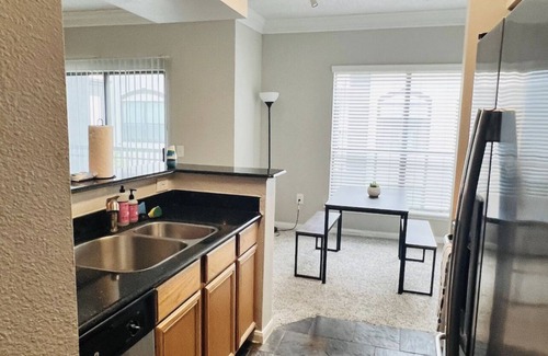 Uptown Apartment | One Bed/One Bath Luxurious Apartment by Galleria